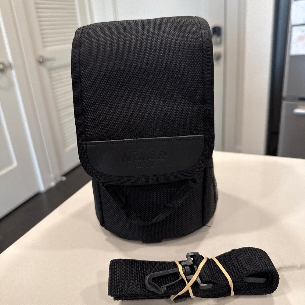 Nikon CL-M3 Lens case - brand new